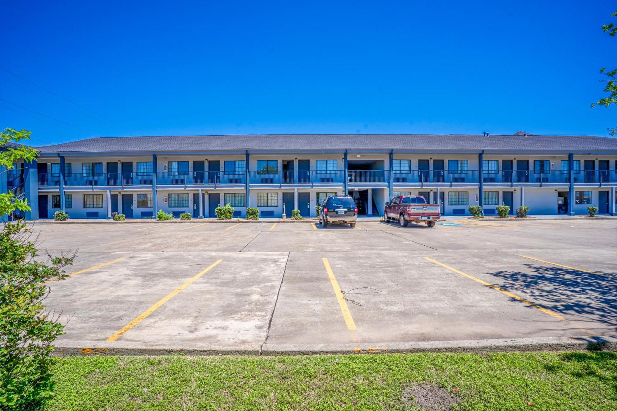 Executive Inn Port Lavaca By Oyo Exterior photo
